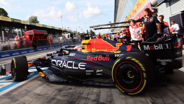 Ferrari bovenaan in VT2 GP Italië, ontevreden Verstappen slechts vijfde, Perez crasht