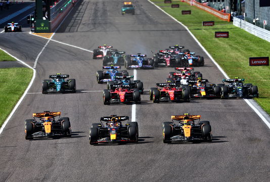 Verstappen Piastri Norris race start Japan