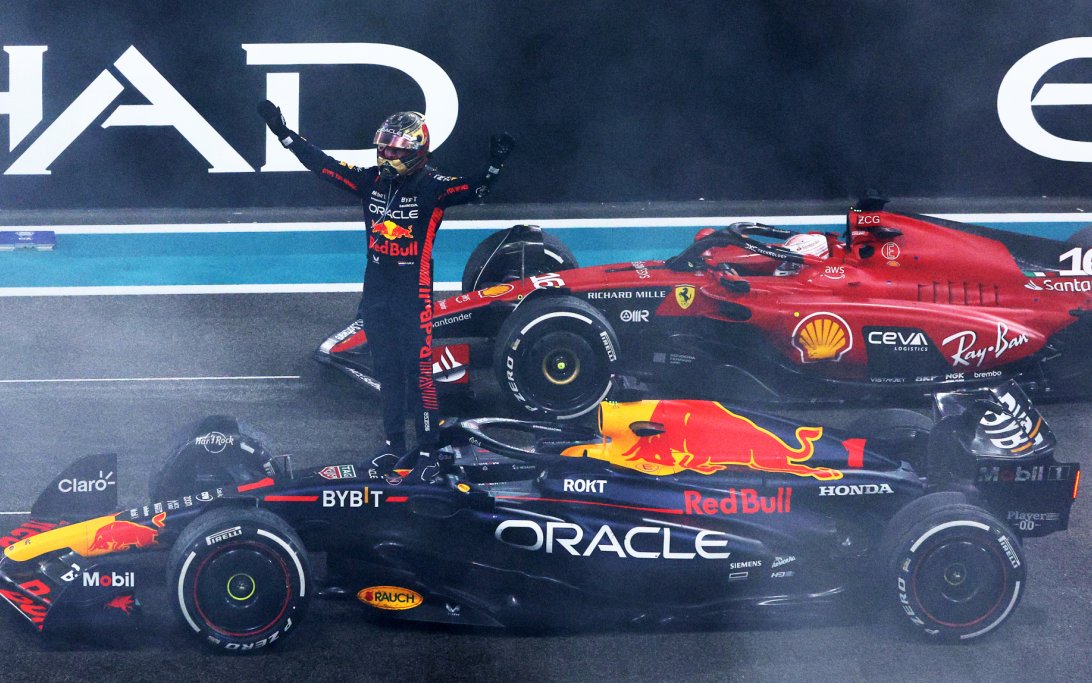 Verstappen donuts Abu Dhabi 2023