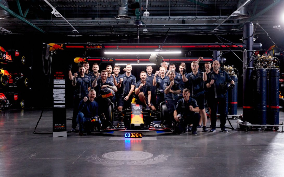 Red Bull pitcrew