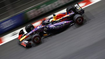 Verstappen wint titanenduel mét straf na valse start GP Las Vegas - terugblik