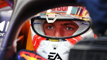 Binnenkant, buitenkant, Verstappen kan het allebei en pakt Hamilton en Leclerc