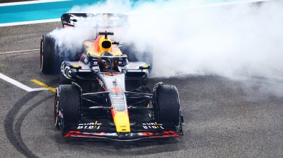 Verstappen donuts Abu Dhabi 2023