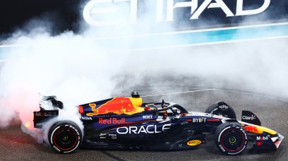 Verstappen donuts Abu Dhabi 2023