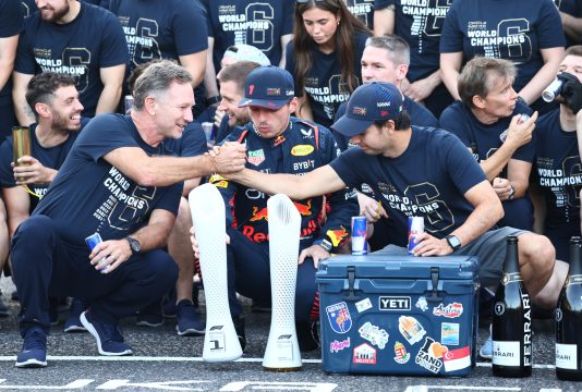 Verstappen Perez Red Bull Japan
