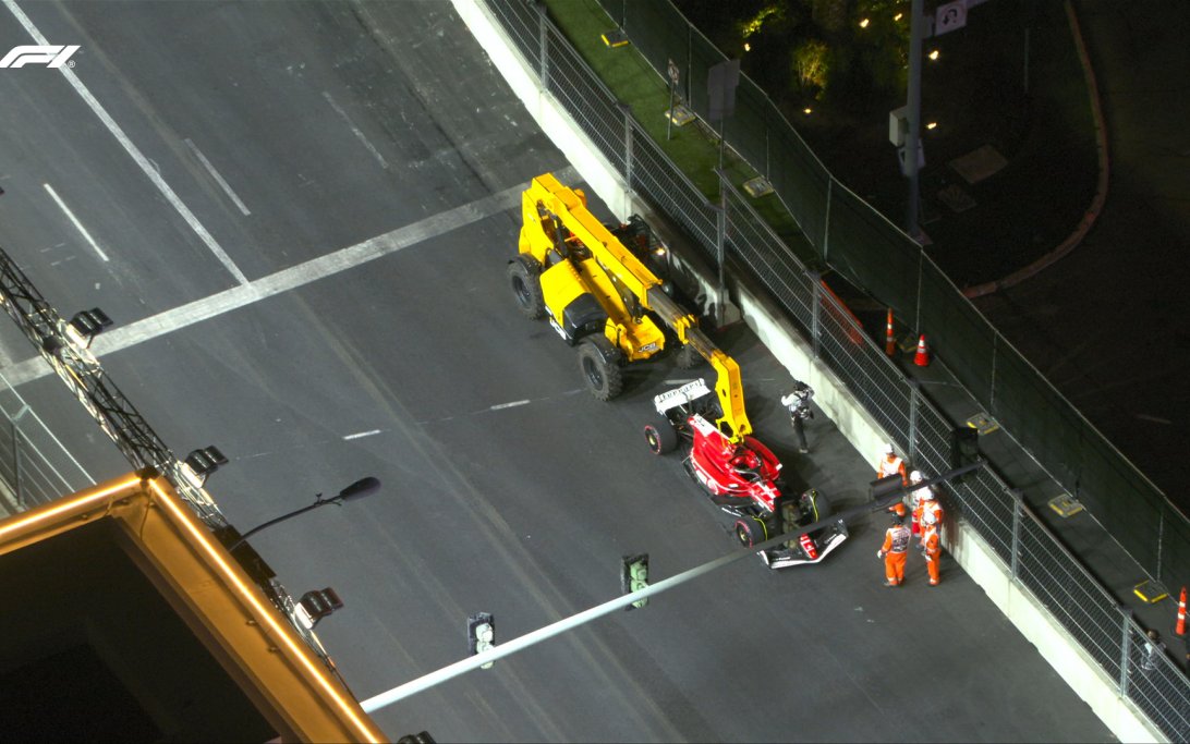 Sainz exit FP1 screenshot