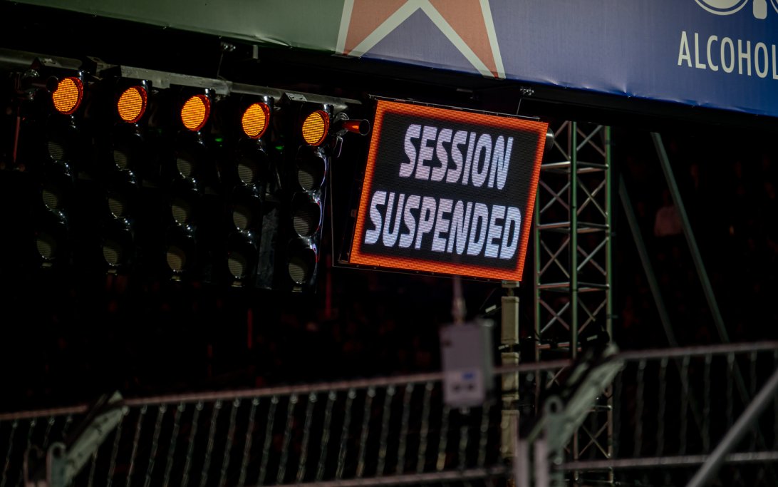 Las Vegas 2023 red flag session suspended