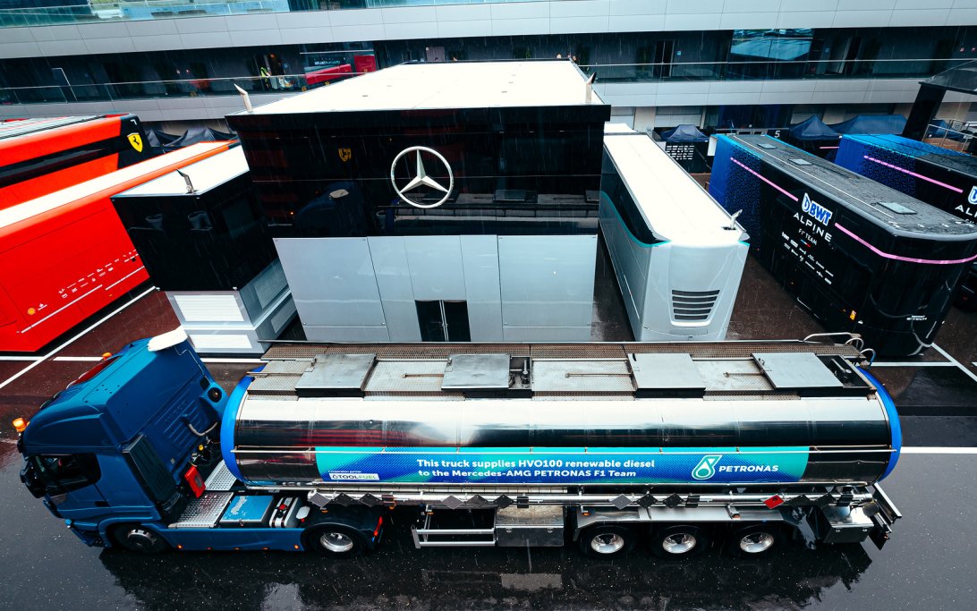 Mercedes emissions trucks