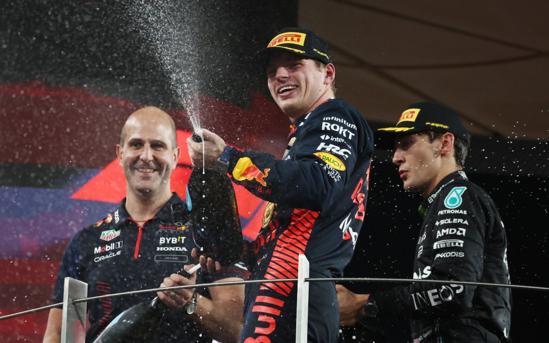 Podium Abu Dhabi 153532235325