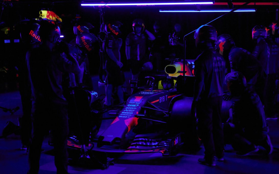 Red Bull pit crew