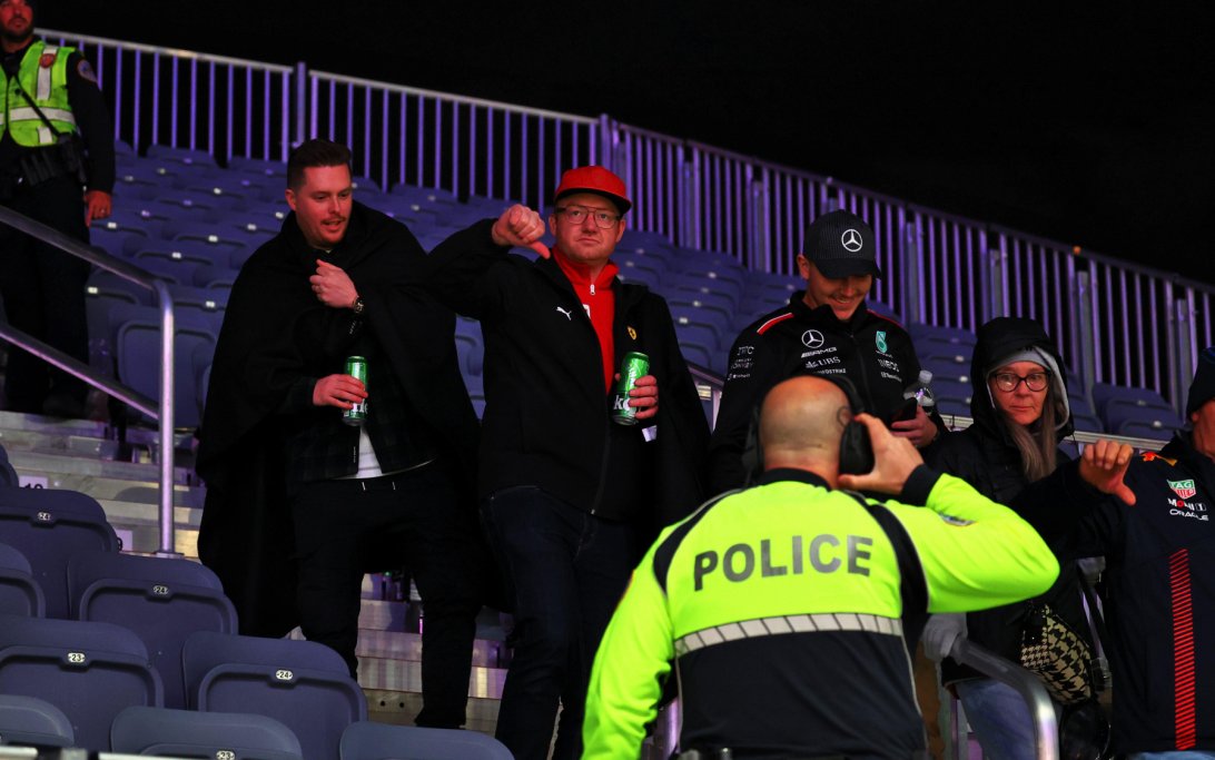 Fans grandstand Las Vegas