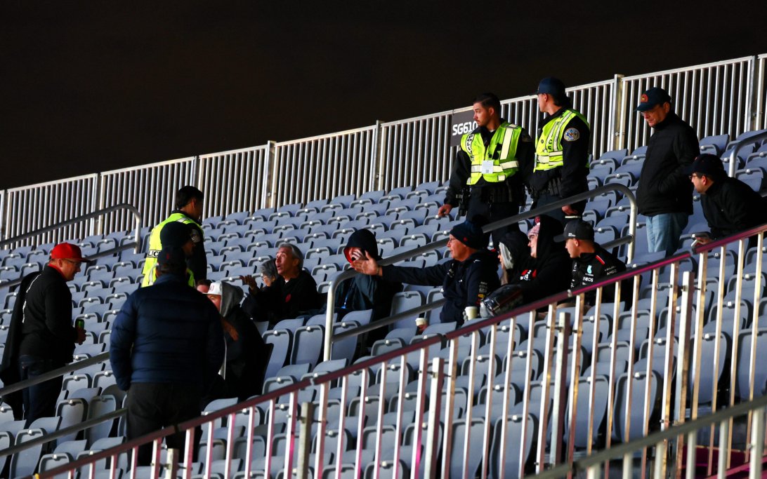 Fans grandstand Las Vegas