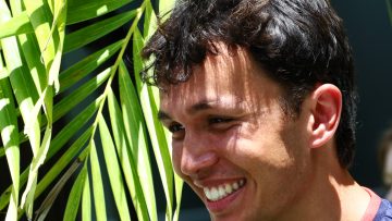 Albon reageert op meerjarige contractverlenging bij Williams