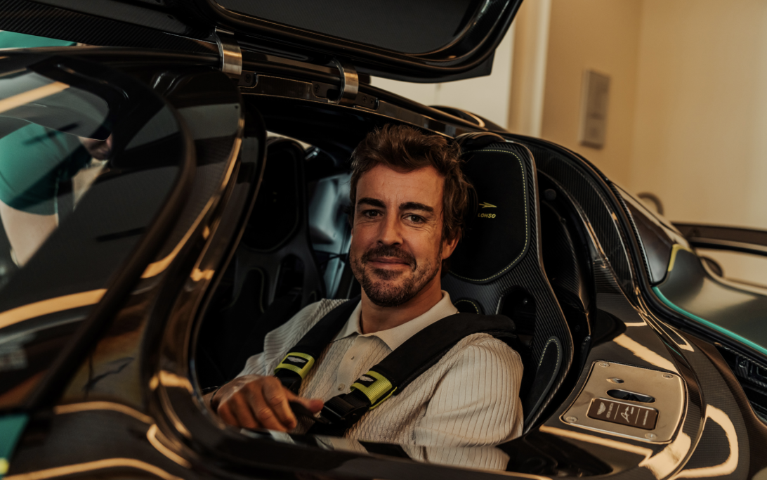Fernando Alonso Aston Martin Valkyrie