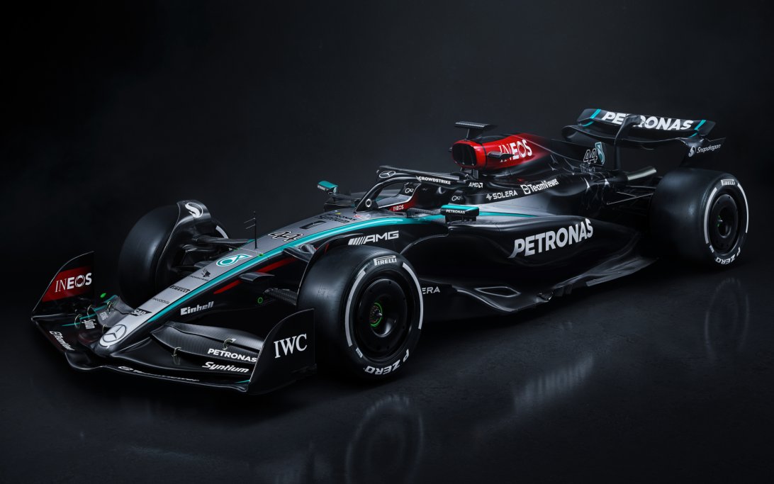 Mercedes AMG W15 E PERFORMANCE Lewis Hamilton Front Quarter