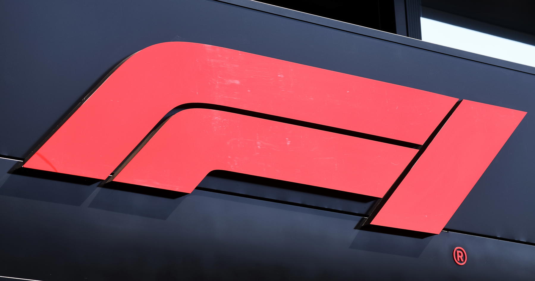 F1 takes out insurance policy with latest deal