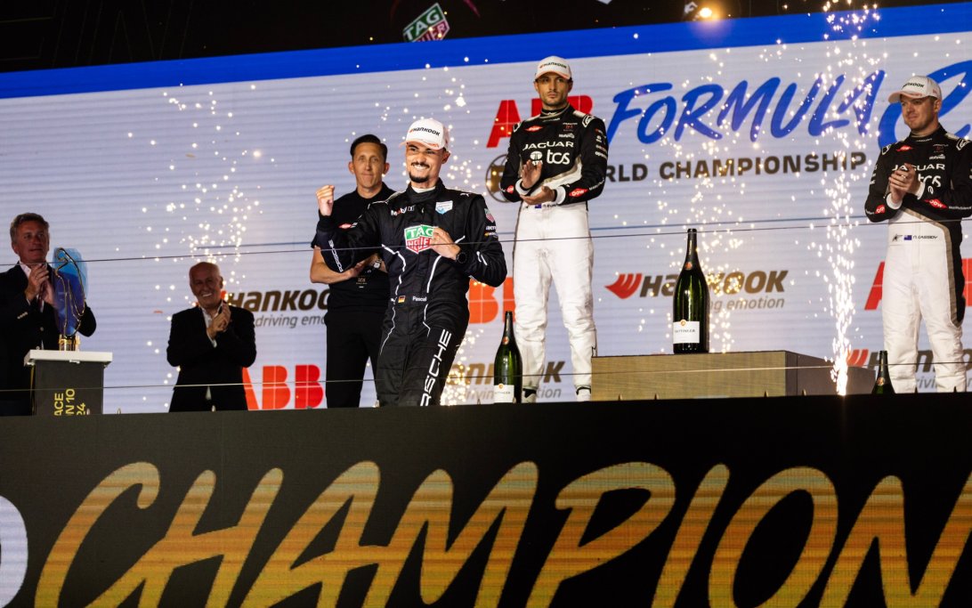 Podium London