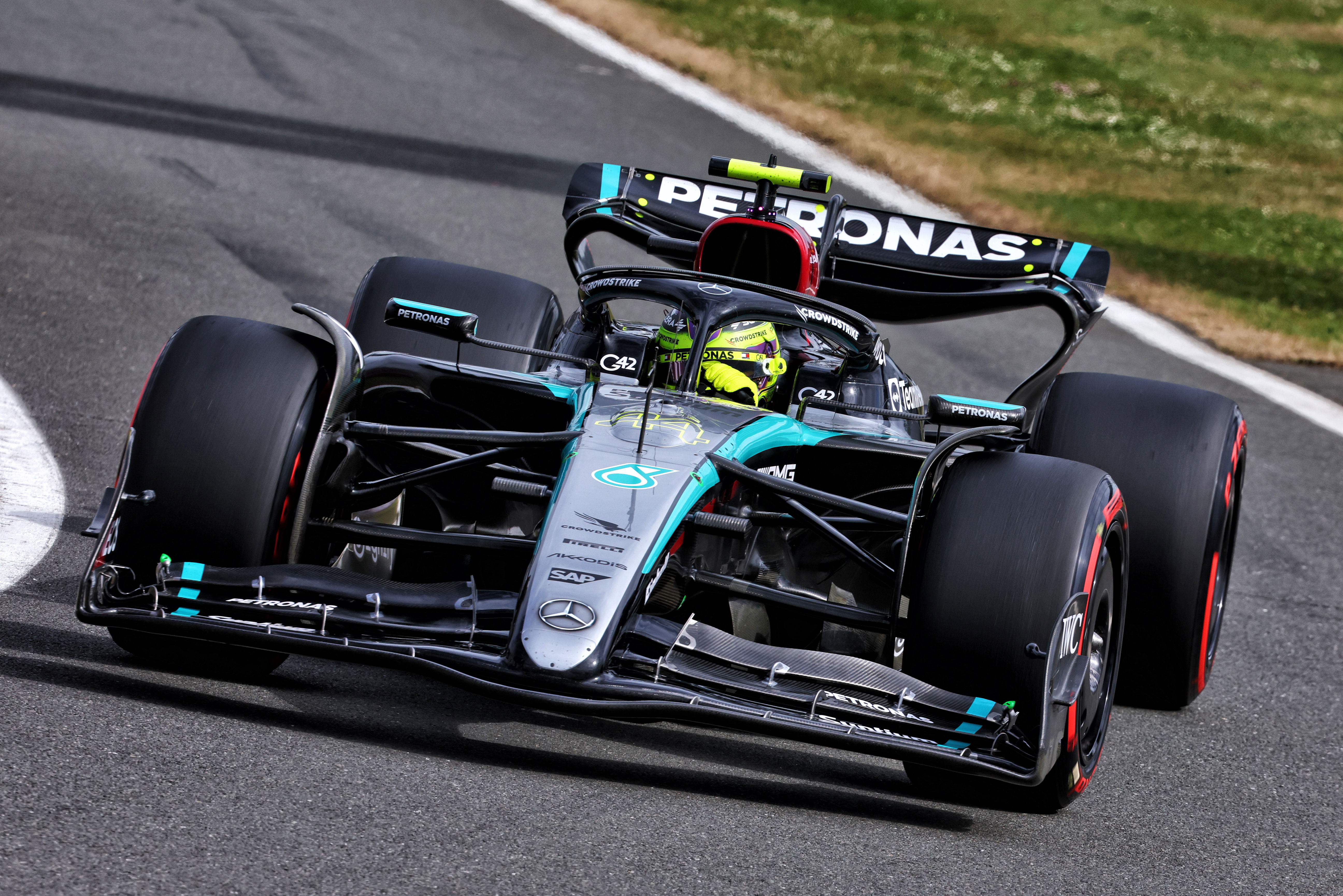 Hamilton Silverstone FP2