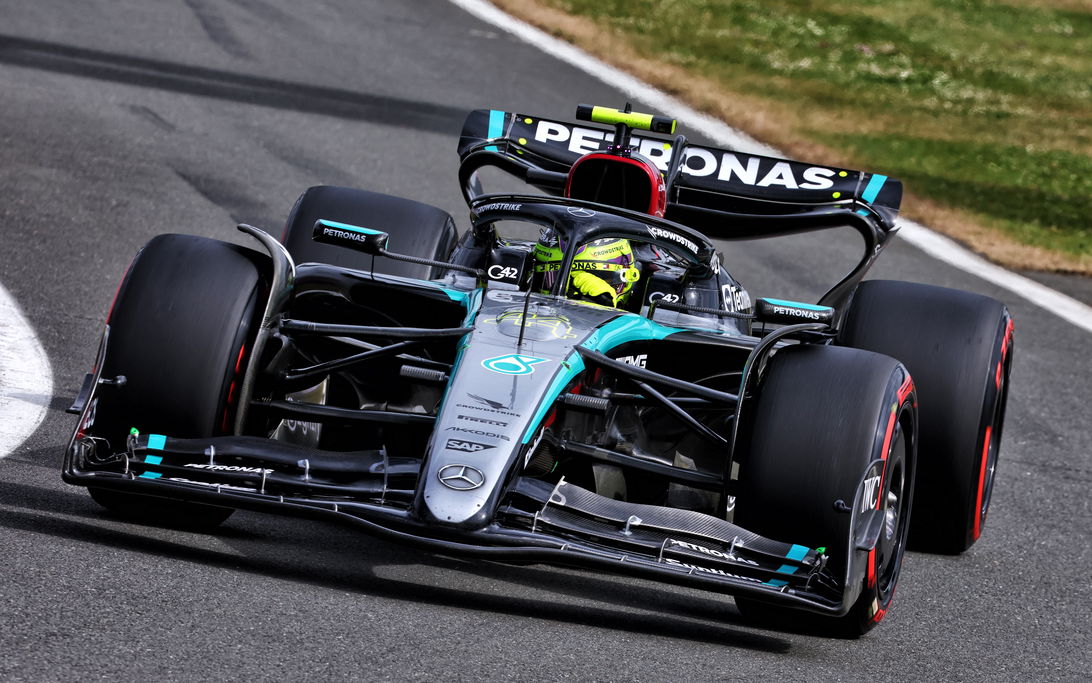 Hamilton Silverstone FP2