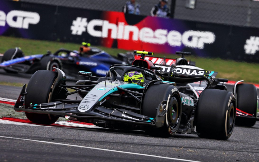 Hamilton China race