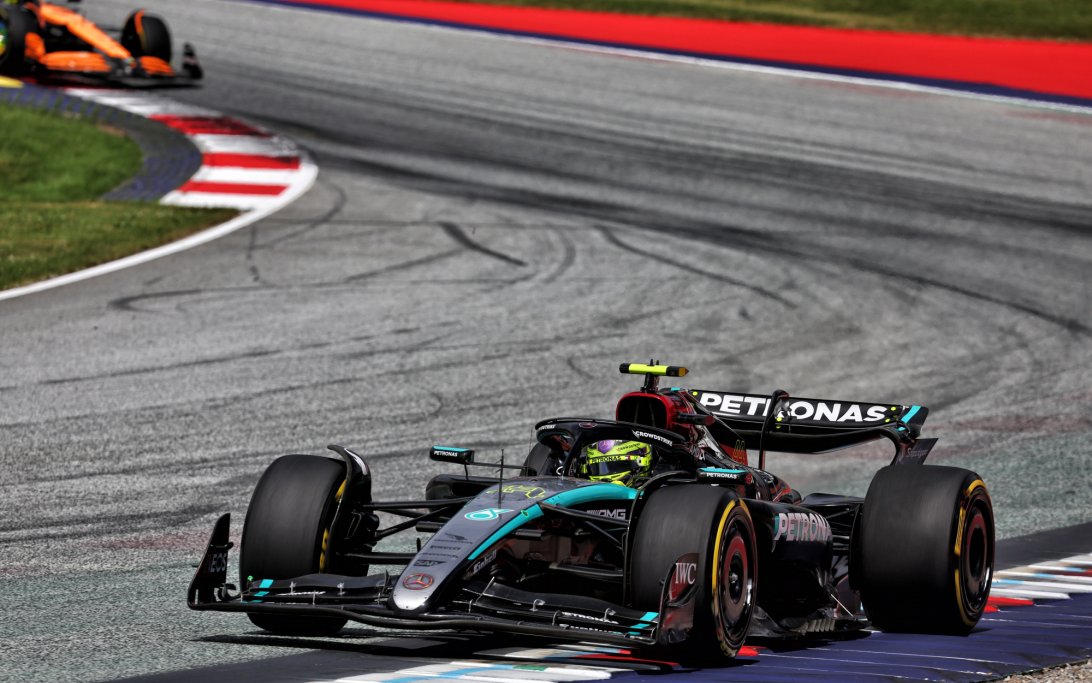 Hamilton Austria race