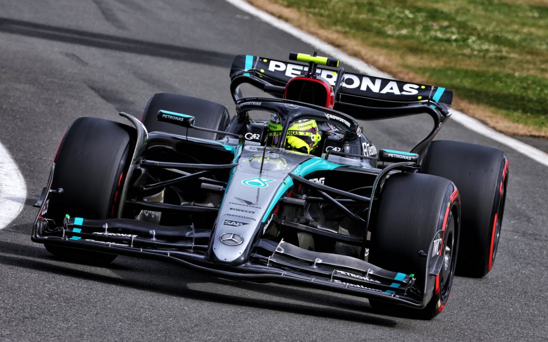 Hamilton Silverstone FP2