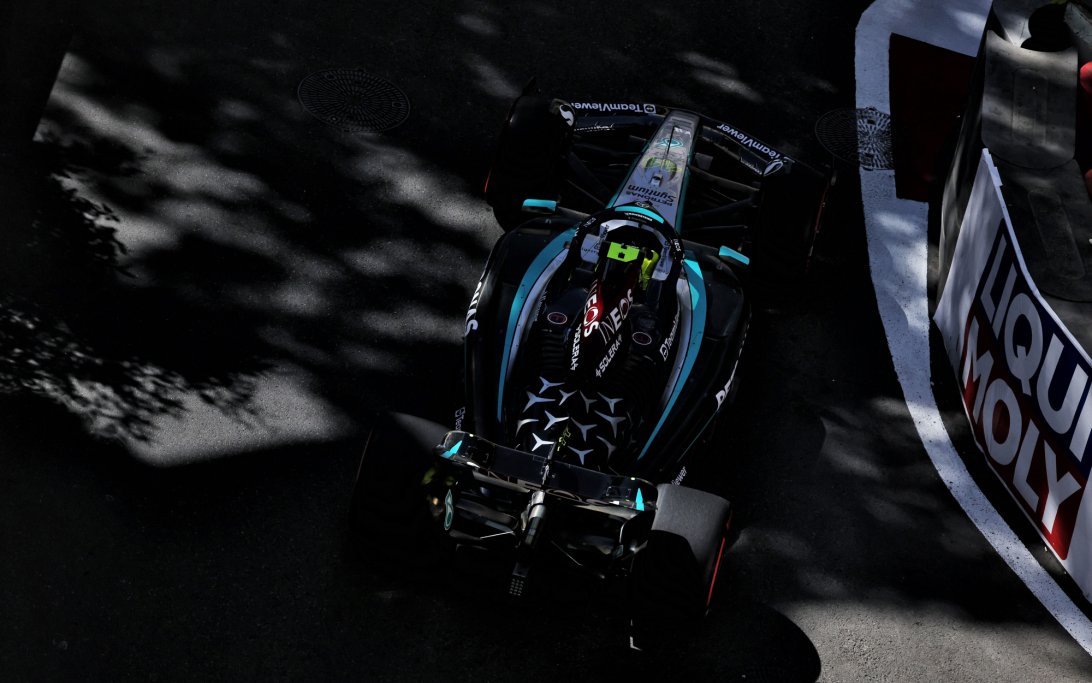 Hamilton race Baku