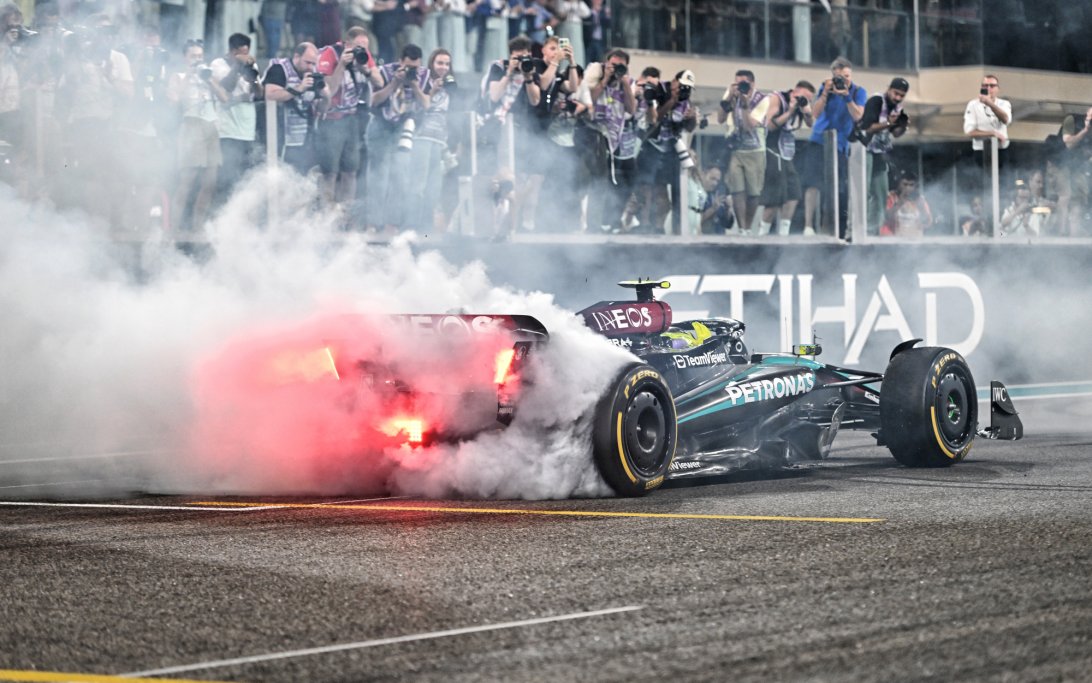 Hamilton Abu Dhabi race