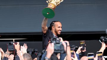 Hamilton vol lof over fans: "Dacht dat mijn ouders enige volgers zouden zijn"