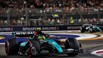 Mercedes verklaart woede Hamilton: "Toen was zijn race eigenlijk al voorbij"