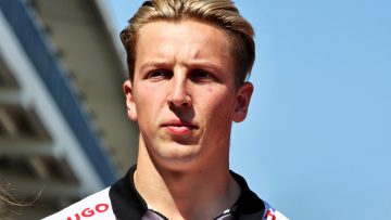 Lawson shakes off 'rust' to underline Horner 'veteran' view