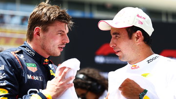 F1-experts opperen boude Verstappen-stelling: "Met Perez was het wél gelukt"