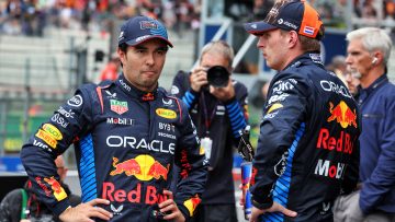 Verstappen neemt het op voor Perez na uitspraken over clash in Brazilië
