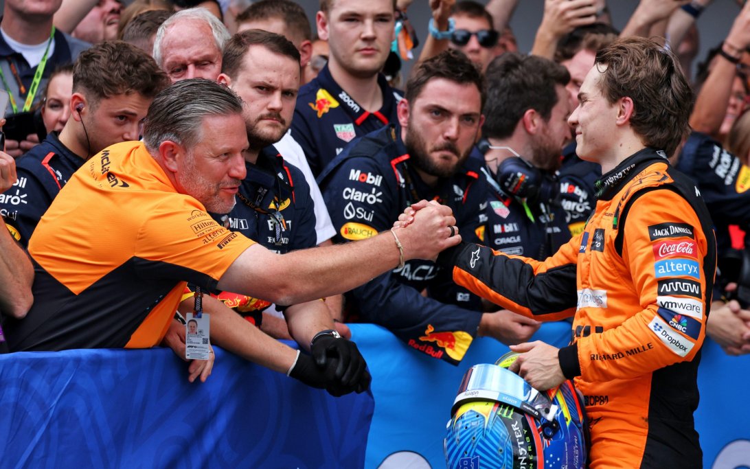 Piastri Brown Barcelona