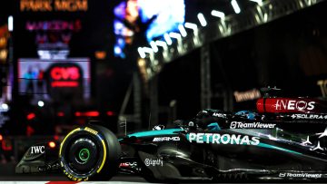 LIVE: Reaction as Russell hits jackpot with Vegas pole