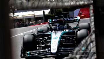Russell baart opzien met zeer opvallende bekentenis over Mercedes-updates