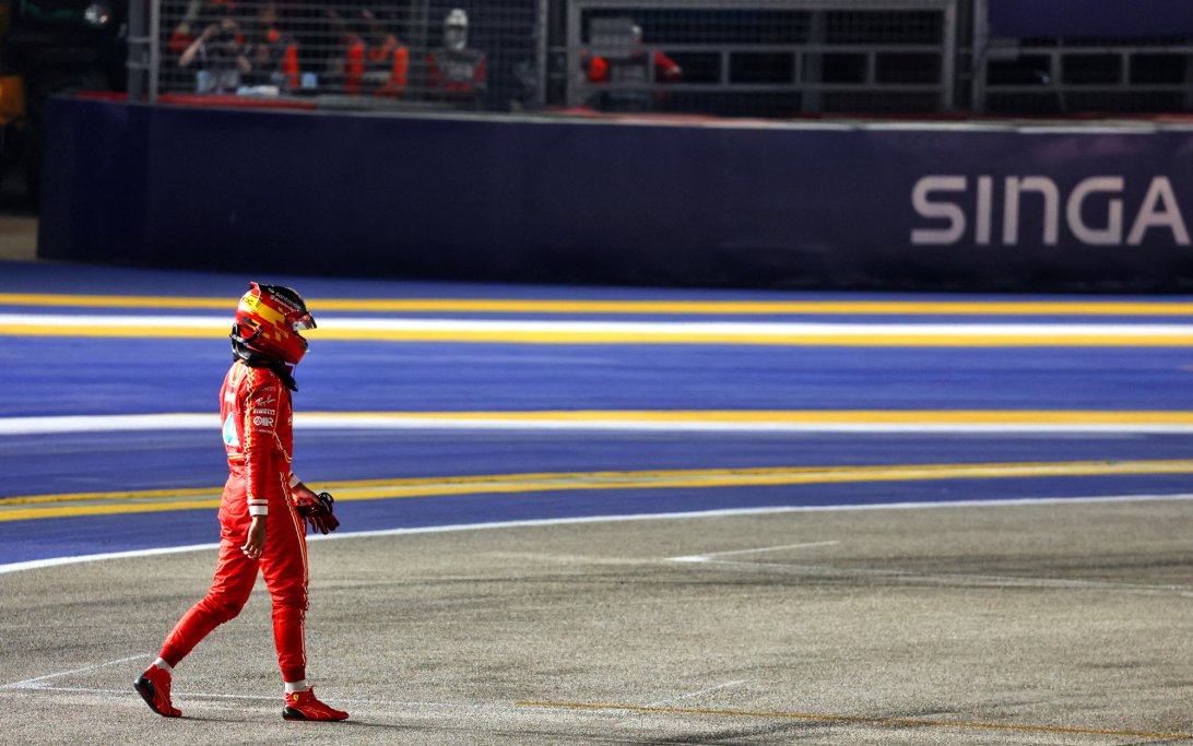 Sainz crash Qualifying Singapore