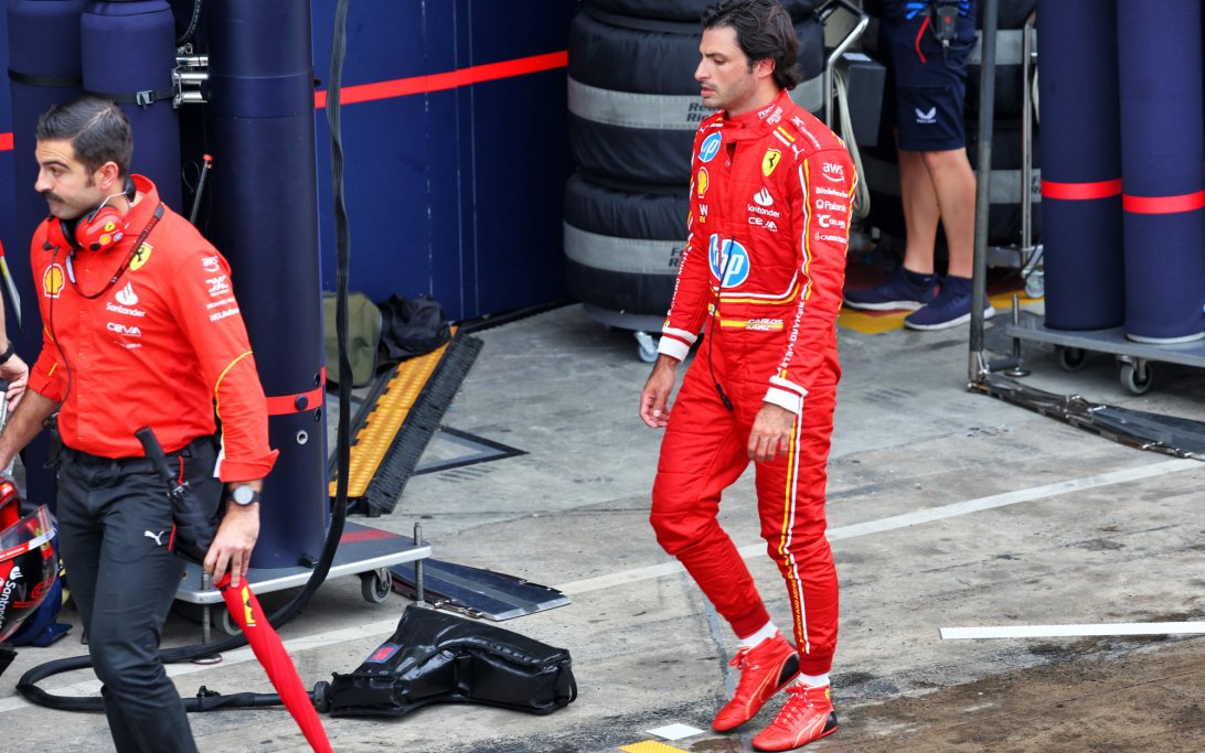 Sainz wet Brazil crash
