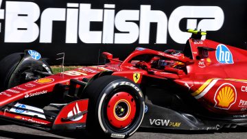 Sainz luidt noodklok over vorm Ferrari