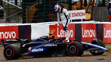 Video: Sargeant gaat er hard af op Suzuka tijdens VT1