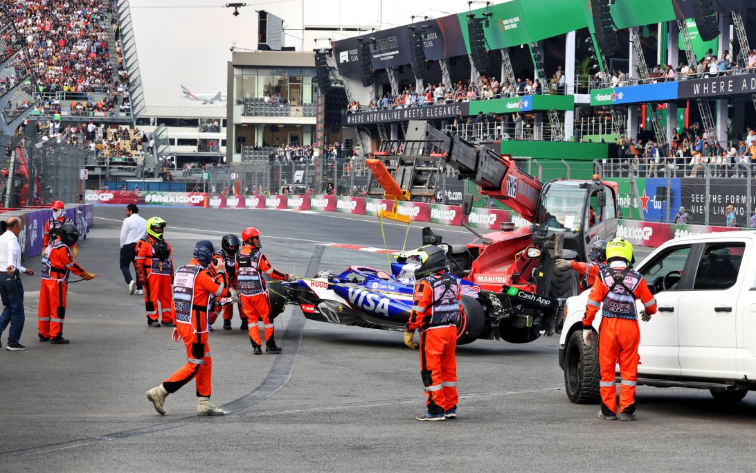 Tsunoda Mexico crash