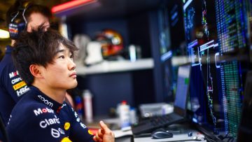 Wie is Tsunoda, de nieuwe teamgenoot van Verstappen?