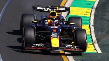 Video: Balende Verstappen valt uit in Australië vanwege brandende Red Bull-remmen