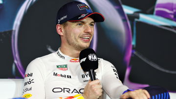 Verstappen krijgt lachers op zijn hand tijdens persconferentie in Miami