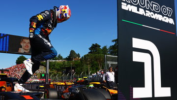 Video: Verstappen doet het onverwachte in razend spannende kwalificatie in Imola