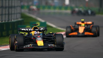 Fors gestrafte Verstappen verliest veel terrein op Norris in knotsgekke GP Mexico