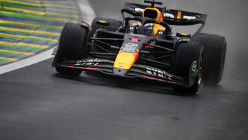 Live reacties na magistraal optreden Verstappen in knotsgekke regenrace Brazilië 