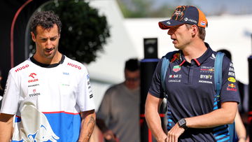 Verstappen en Ricciardo herenigd bij spectaculaire Red Bull-launch