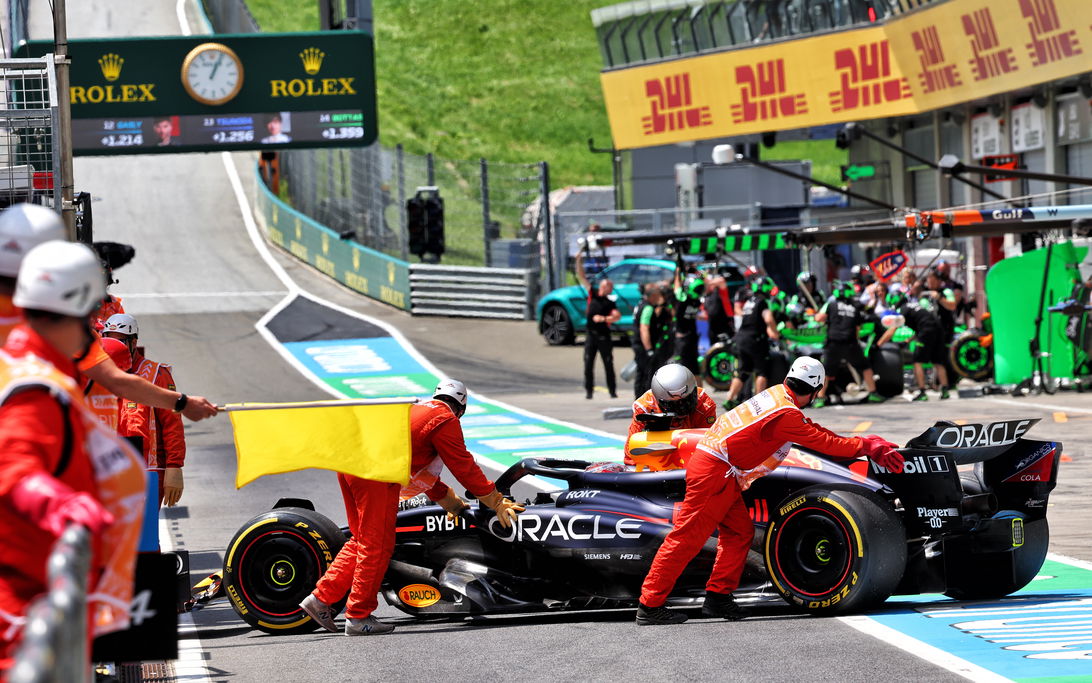Verstappen engine failure FP1 Austria