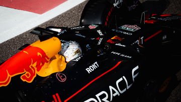 Verstappen behoedt zichzelf ternauwernood voor enorme crash